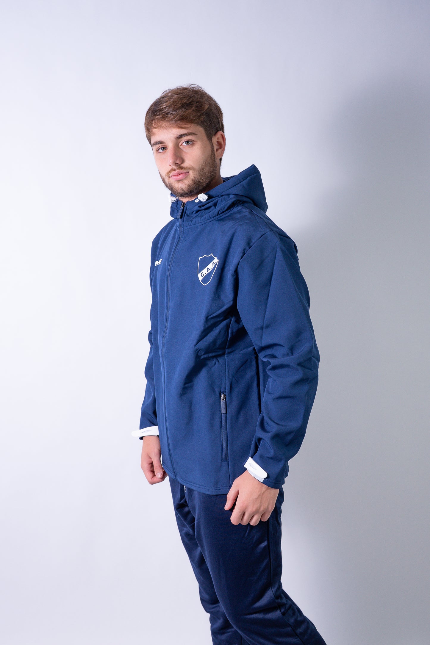 CAMPERA SOFTSHELL COMPETITION IMPORTADA ALVARADO T. 2025