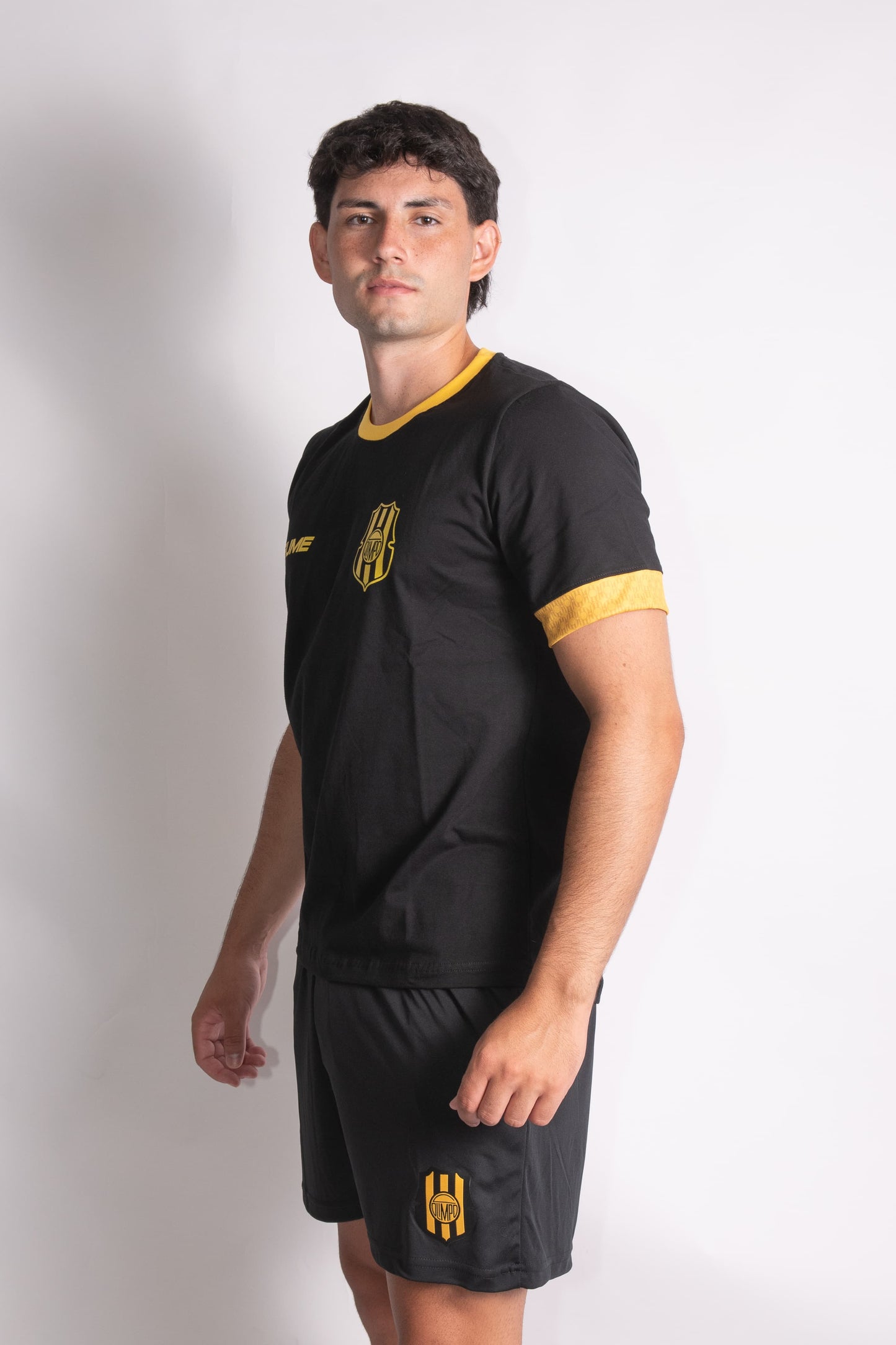 REMERA CONCENTRACION PREMIUM F* OLIMPO T. 2025