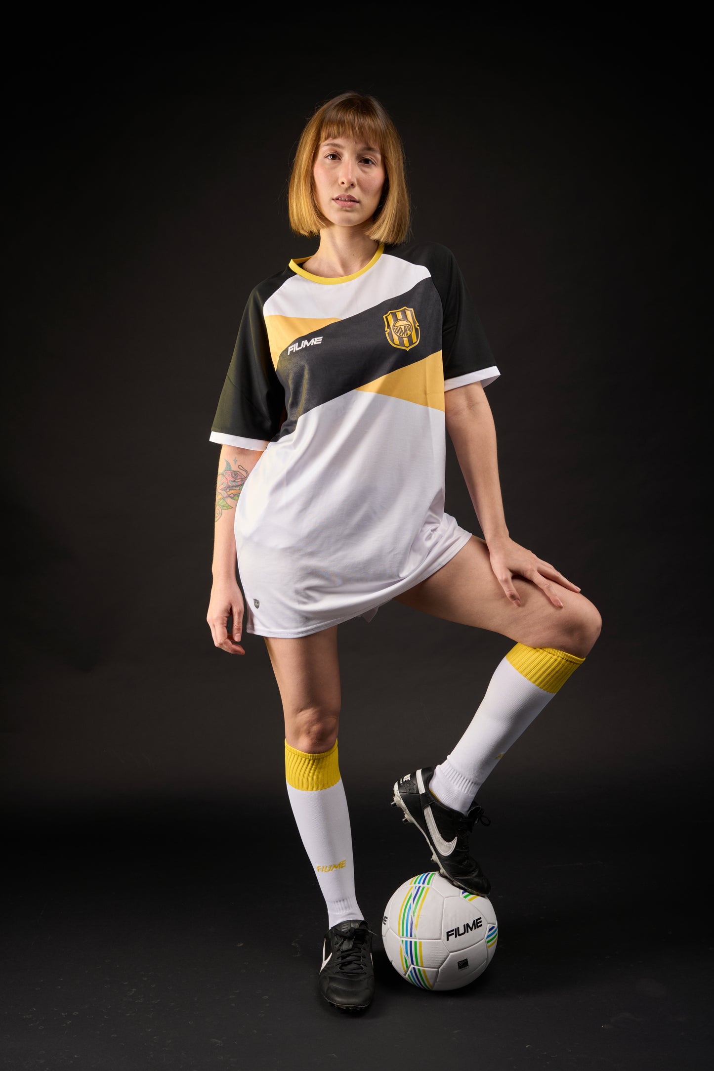 CAMISETA ALTERNATIVA IMPORTADA F* OLIMPO T. 2026