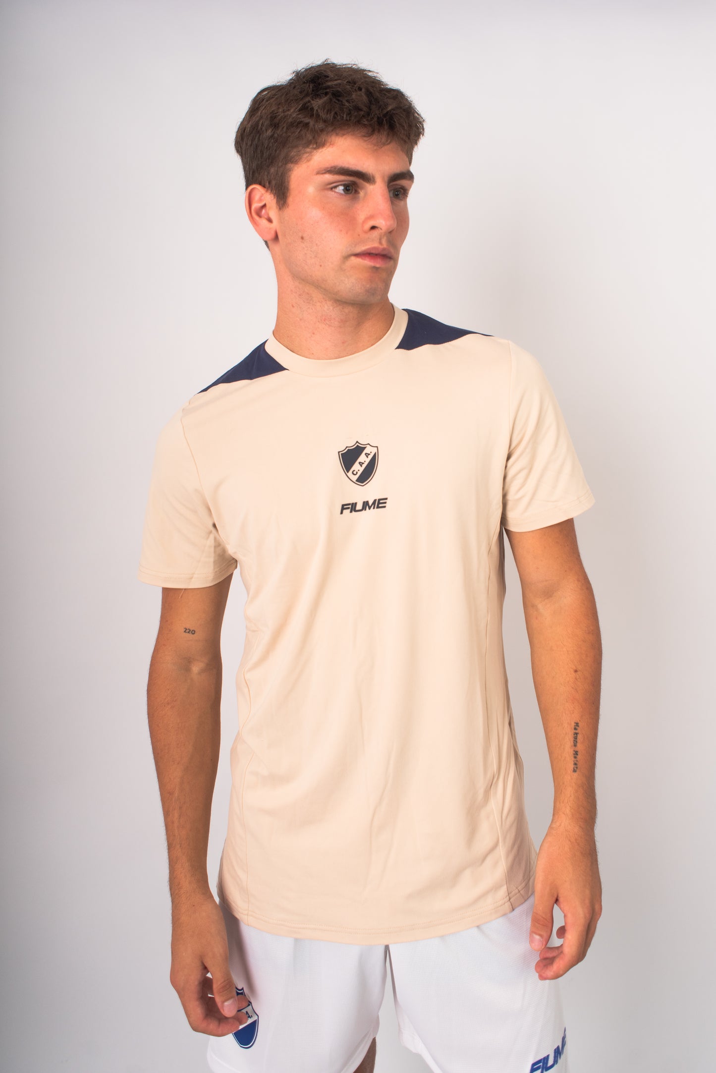 REMERA PROTOCOLAR IMPORTADA ALVARADO T. 2026