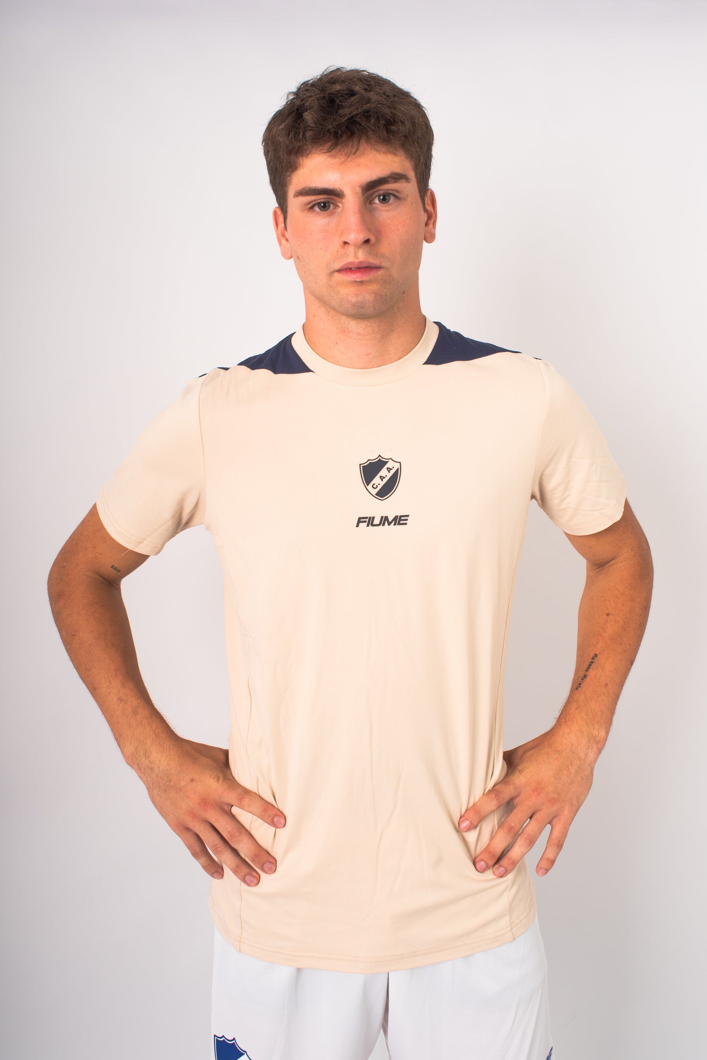 REMERA PROTOCOLAR IMPORTADA ALVARADO T. 2026