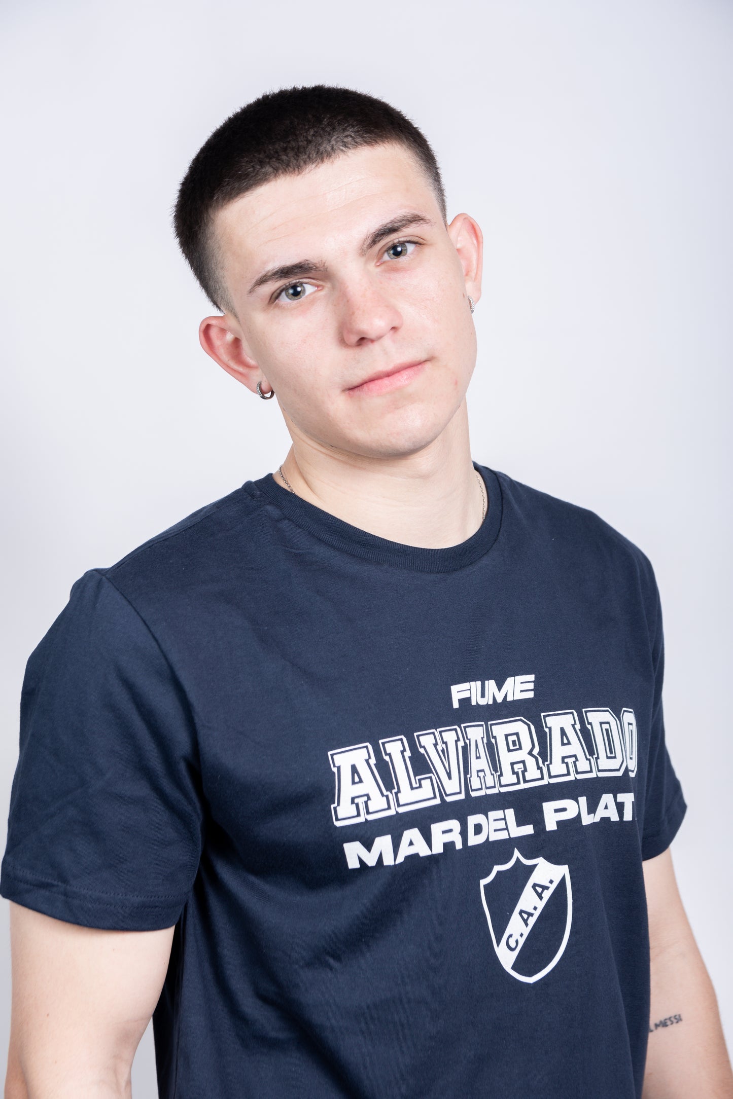 REMERA PREMIUM CLASSIC F* ALVARADO T. 2024