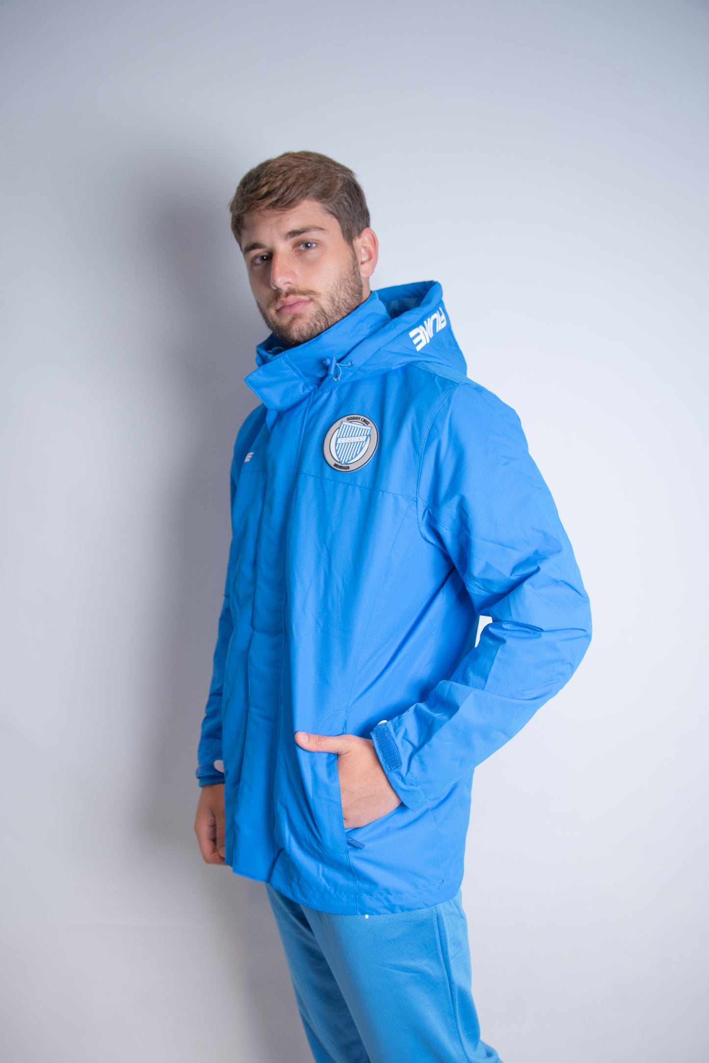 CAMPERA SARGA DESMONTABLE COMPETITION IMPORTADA GODOY CRUZ T. 2025